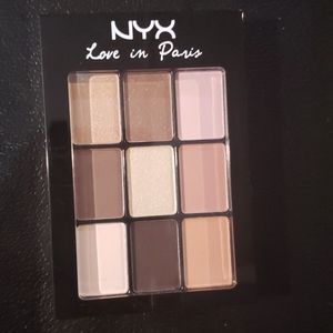 Love in Paris 9 Color Shadow Palette